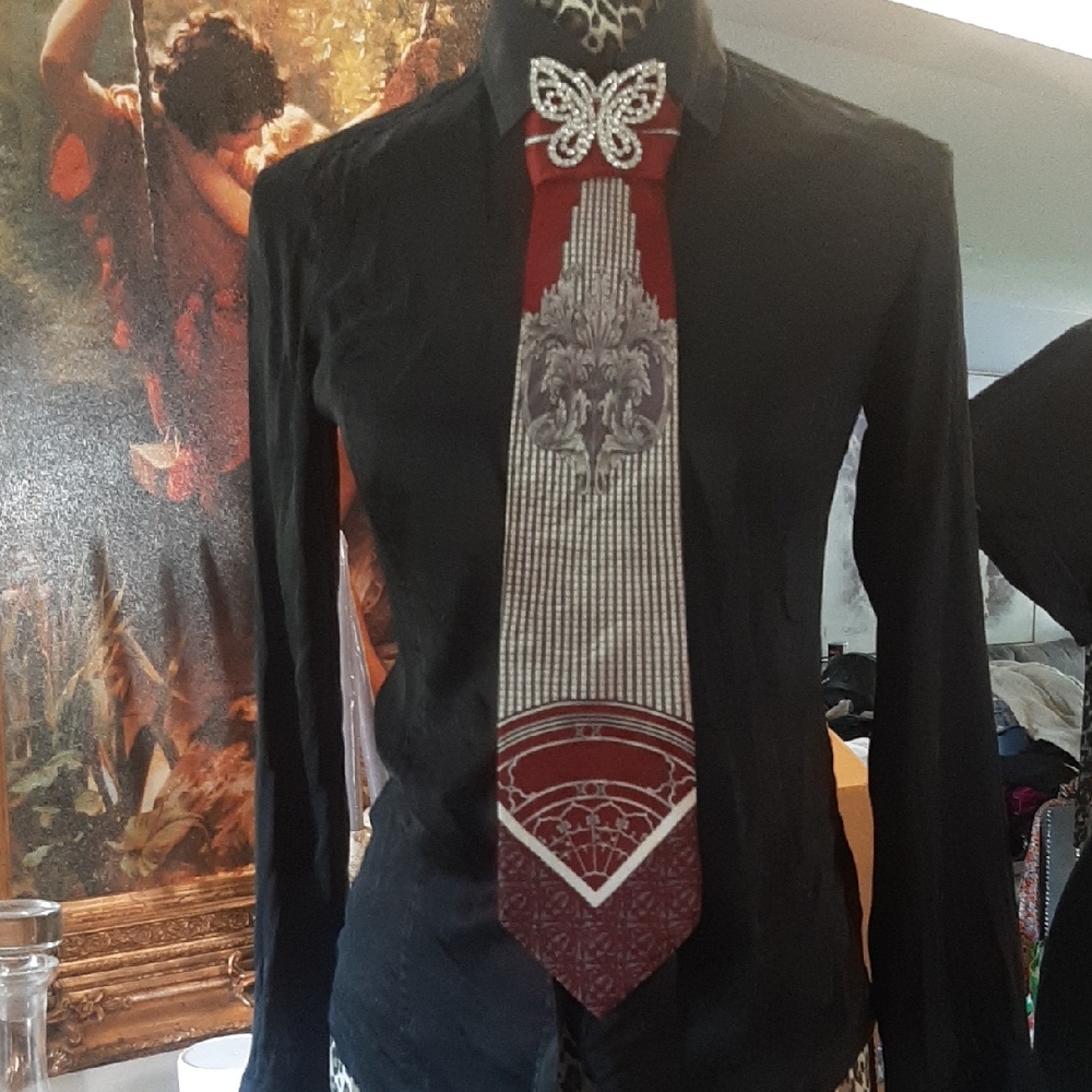 100% Silk Red and White Graphic Tie